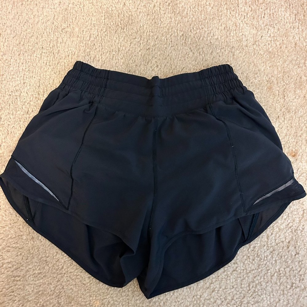 Lululemon High Rise 4" Black Hotty Hots